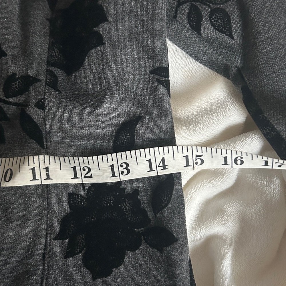 WHBM Blouse - Picture 6 of 9
